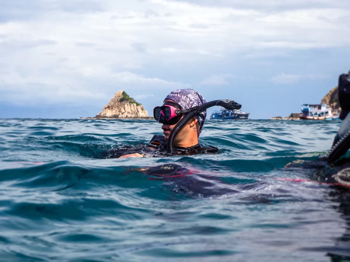 PADI Instructor Development course in Koh Tao, Thailand - IDC Candidates in Open Water Environment