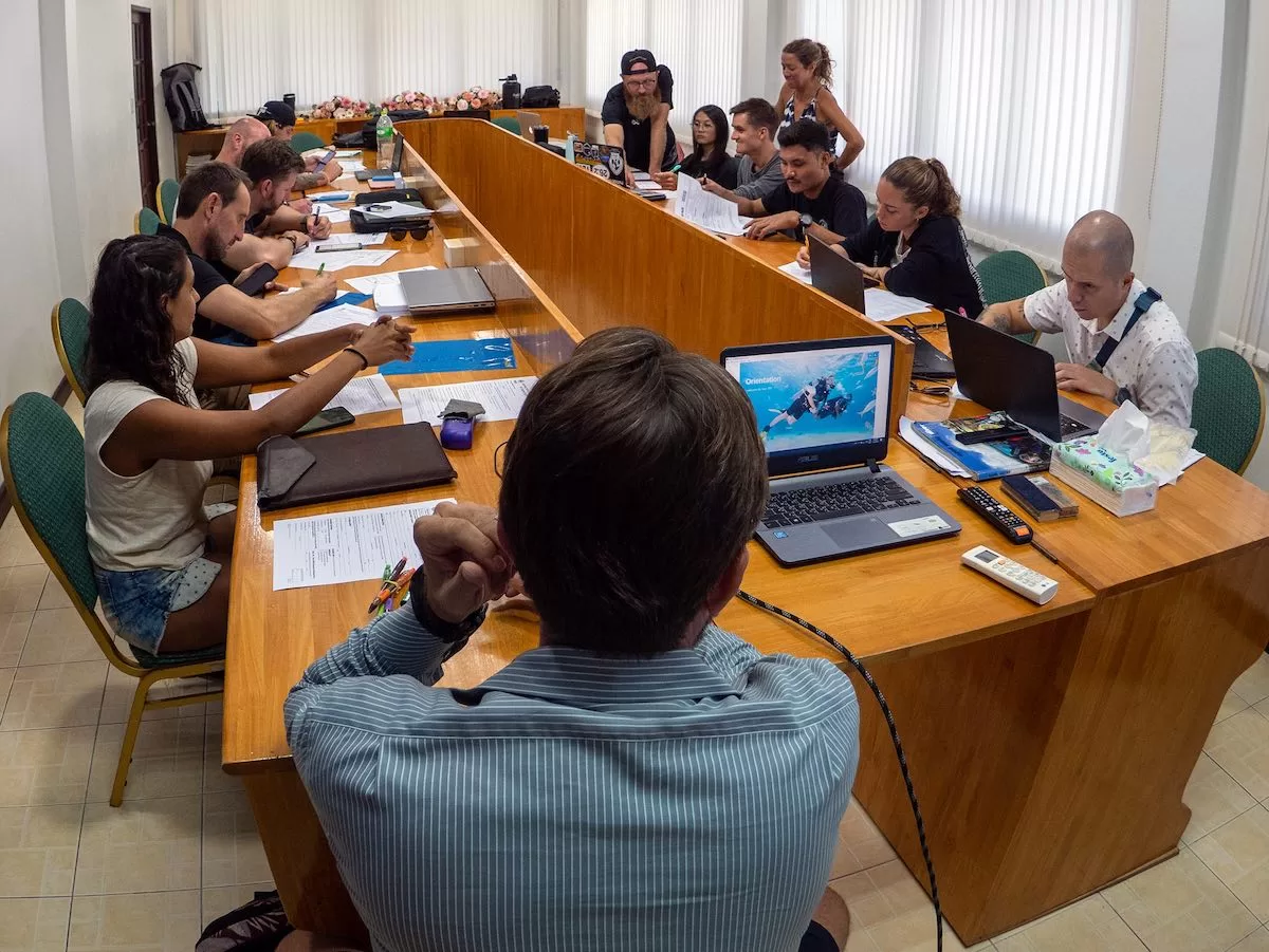 best diving instructor course in thailand - candidate orientation - knowledge development