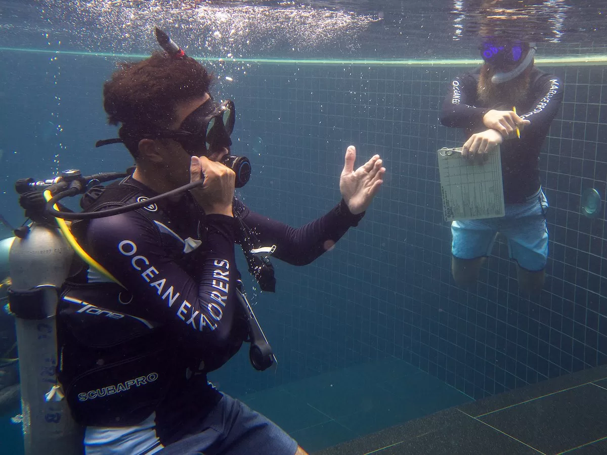 PADI Diving Instructor course in Thailand - IDC Candidates Confined Water Demonstrations