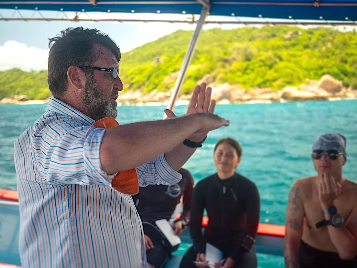 Best PADI Instructor Development course in Koh Tao, Thailand - Course Director providing Feedback