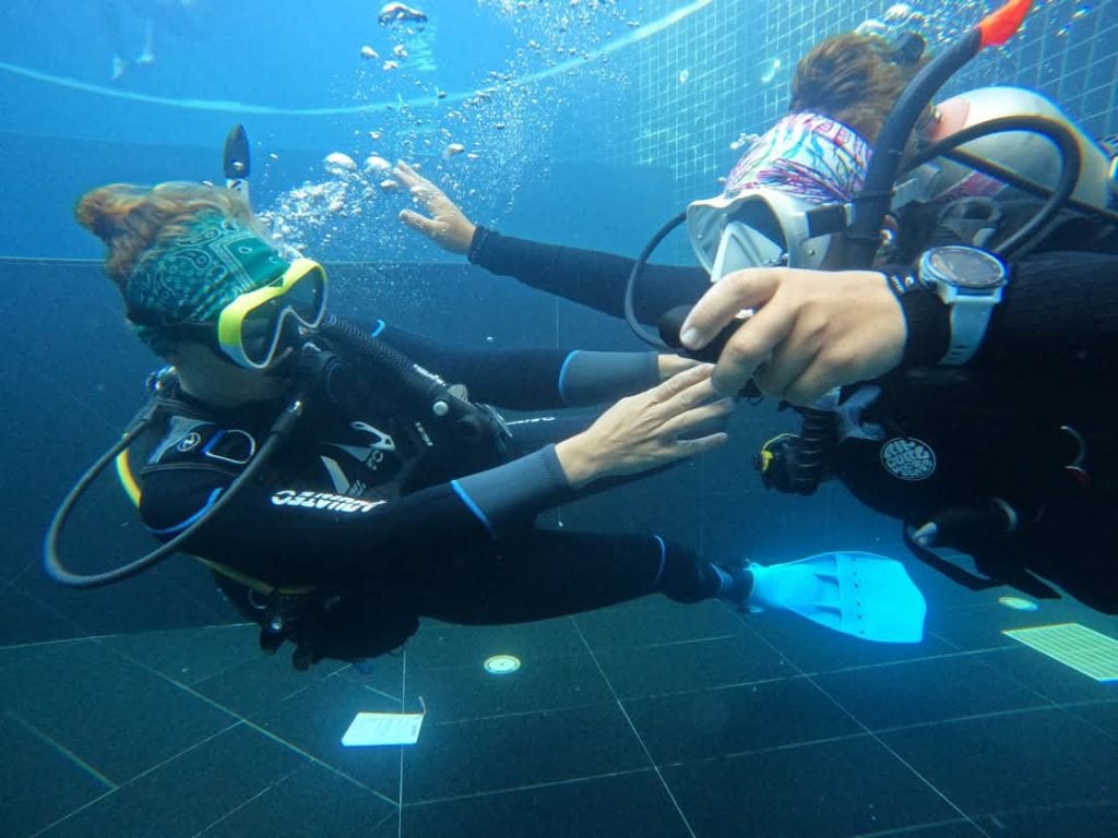Diving Training PADI Open Water Course on Koh Tao in Thailand